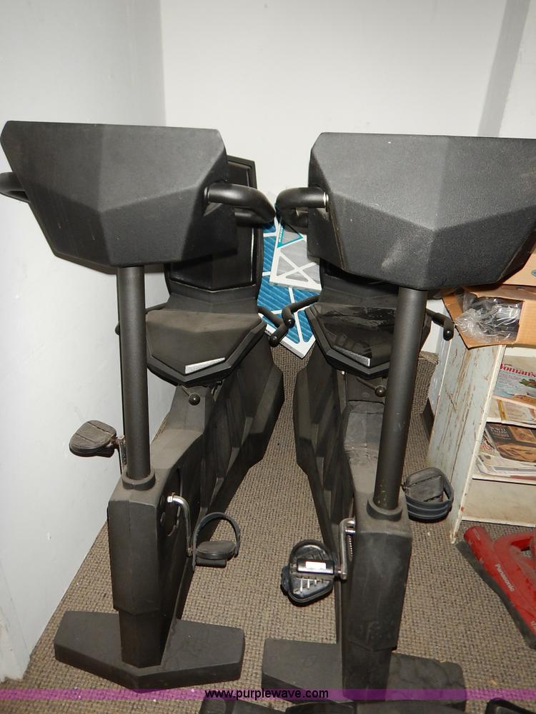 image for item AV9538 (6) assorted exercise equipment