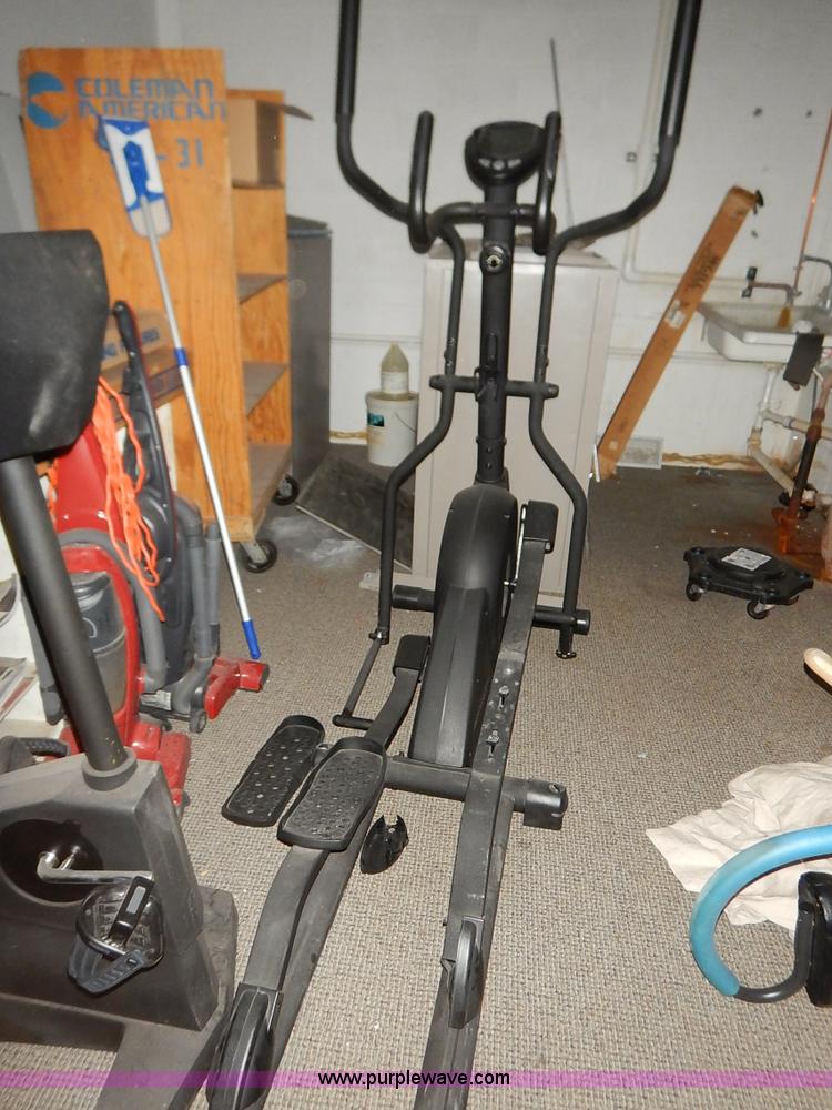 image for item AV9538 (6) assorted exercise equipment