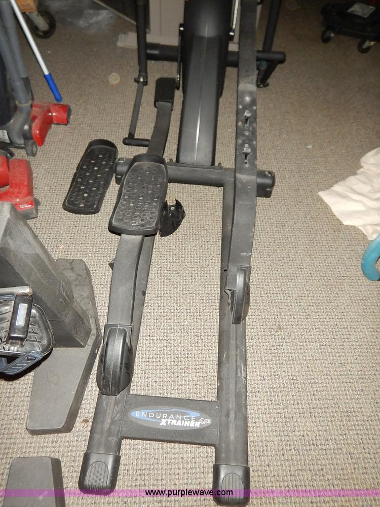 image for item AV9538 (6) assorted exercise equipment