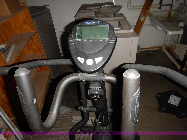 image for item AV9538 (6) assorted exercise equipment