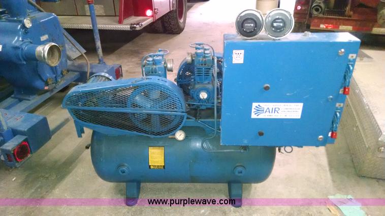 image for item AW9034 Quincy 210 air compressor