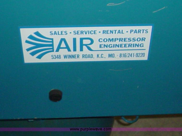 image for item AW9034 Quincy 210 air compressor