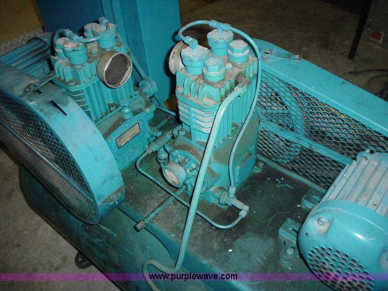image for item AW9034 Quincy 210 air compressor