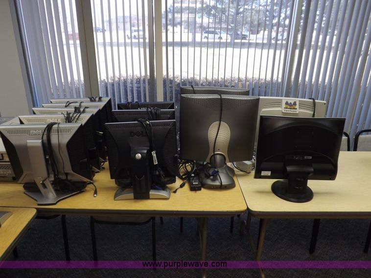 image for item AW9470 (21) assorted computer monitors