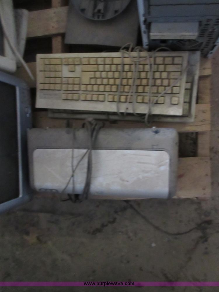 image for item AX9490 Assorted computer monitors