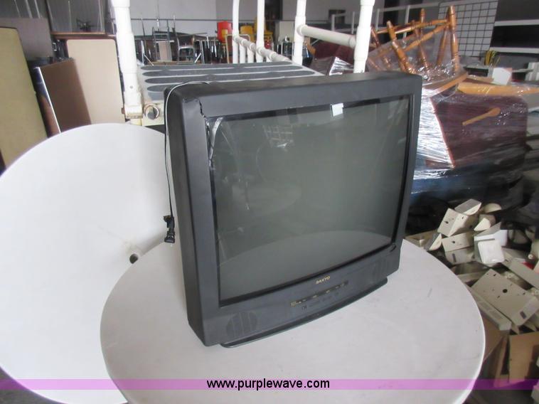 image for item AX9495 Assorted electronics