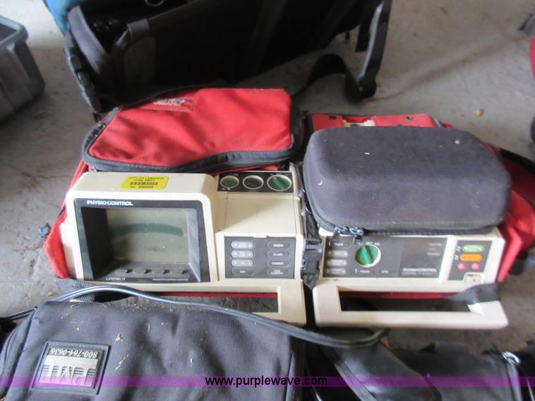 image for item AX9496 Assorted medical equipment