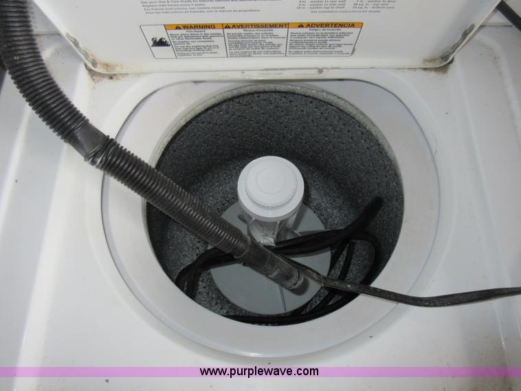 image for item B5945 Assorted appliances