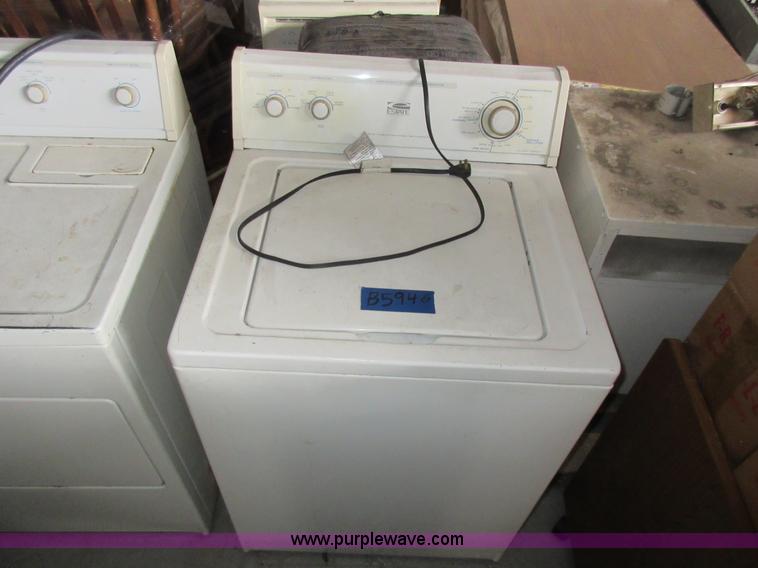 image for item B5945 Assorted appliances