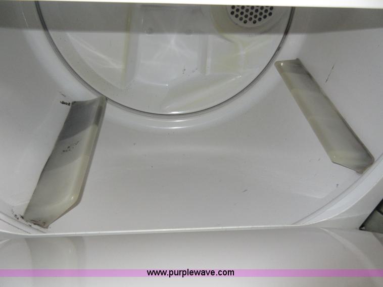 image for item B5945 Assorted appliances