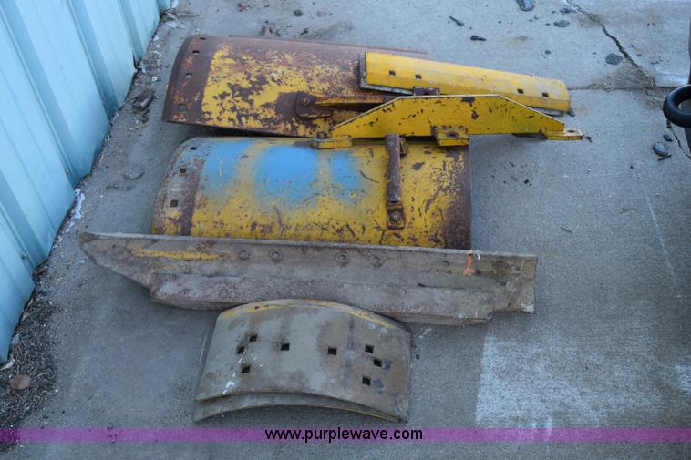 image for item BA9860 3.5'L motor grader blade extensions