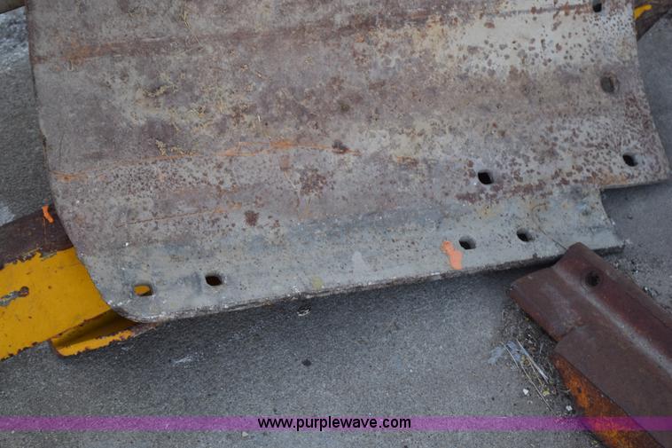 image for item BA9860 3.5'L motor grader blade extensions