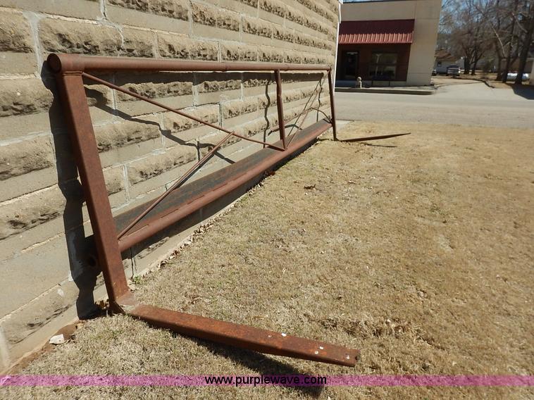 image for item BC9555 Shop built pallet/pipe forks