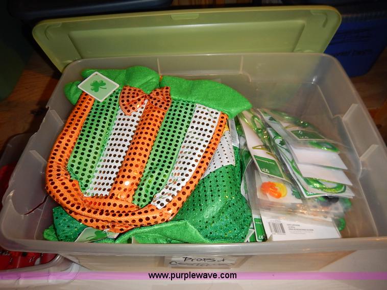 image for item BC9565 Assorted costume accessories