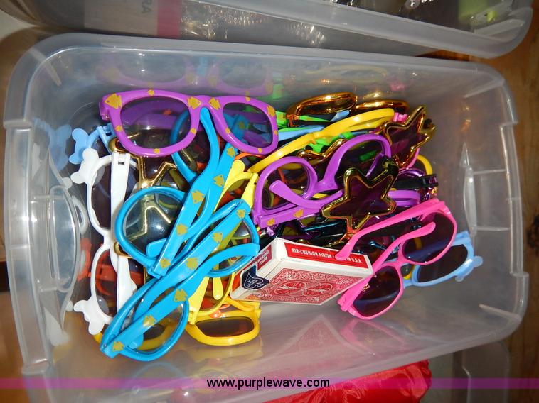 image for item BC9565 Assorted costume accessories