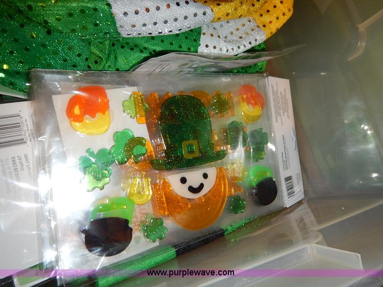 image for item BC9565 Assorted costume accessories