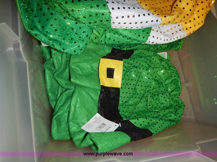 image for item BC9565 Assorted costume accessories