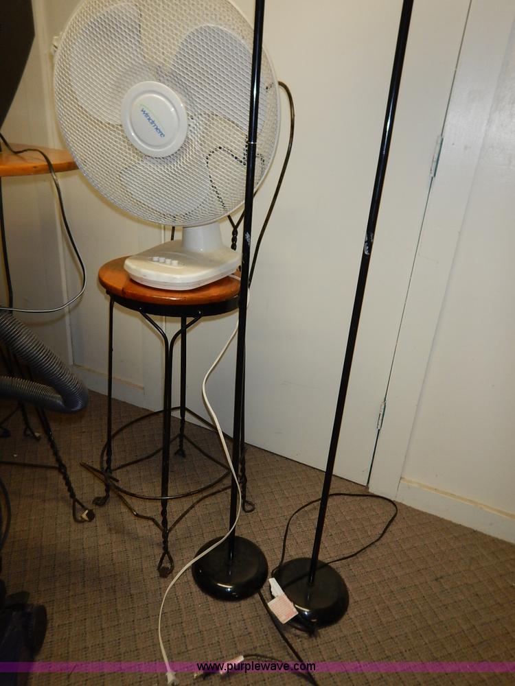 image for item BC9566 Assorted household items