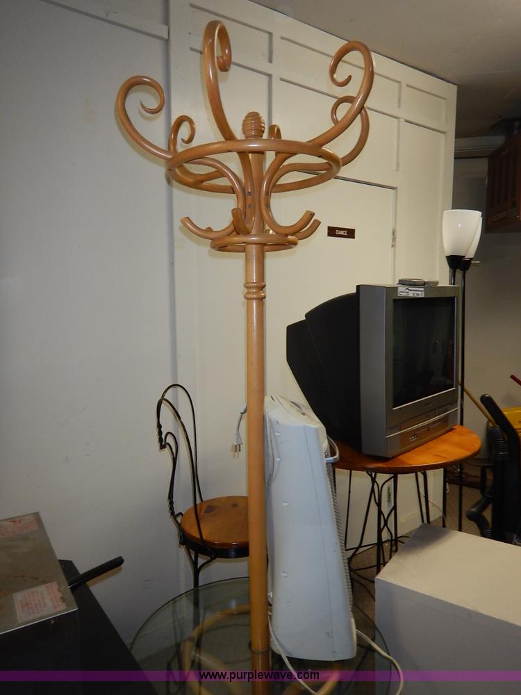 image for item BC9566 Assorted household items