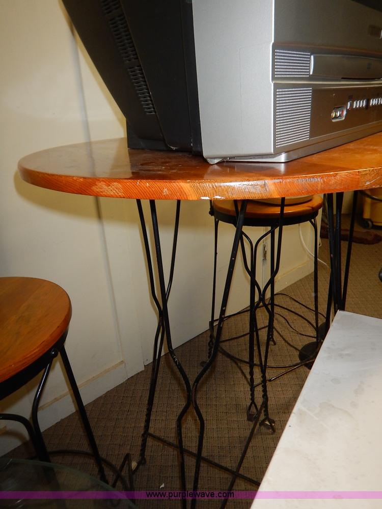 image for item BC9566 Assorted household items