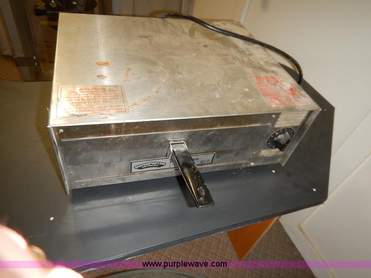 image for item BC9566 Assorted household items