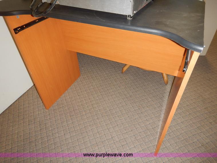 image for item BC9566 Assorted household items