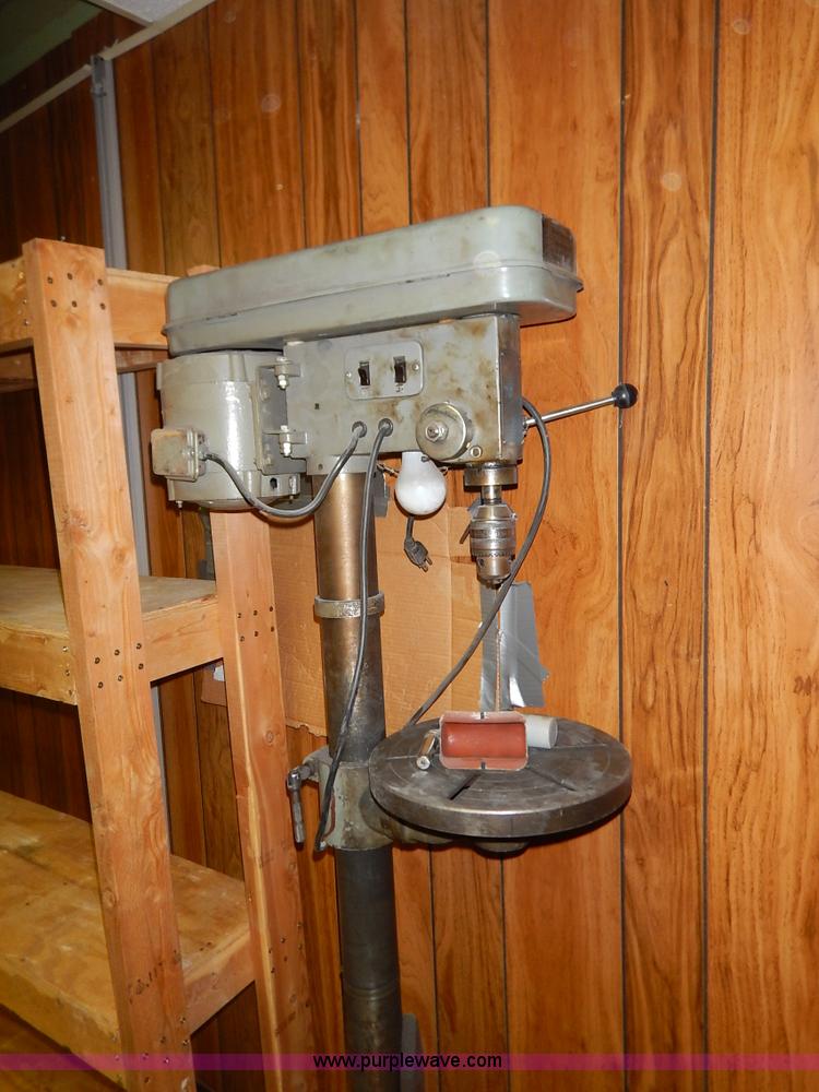 image for item BC9576 Assorted tools