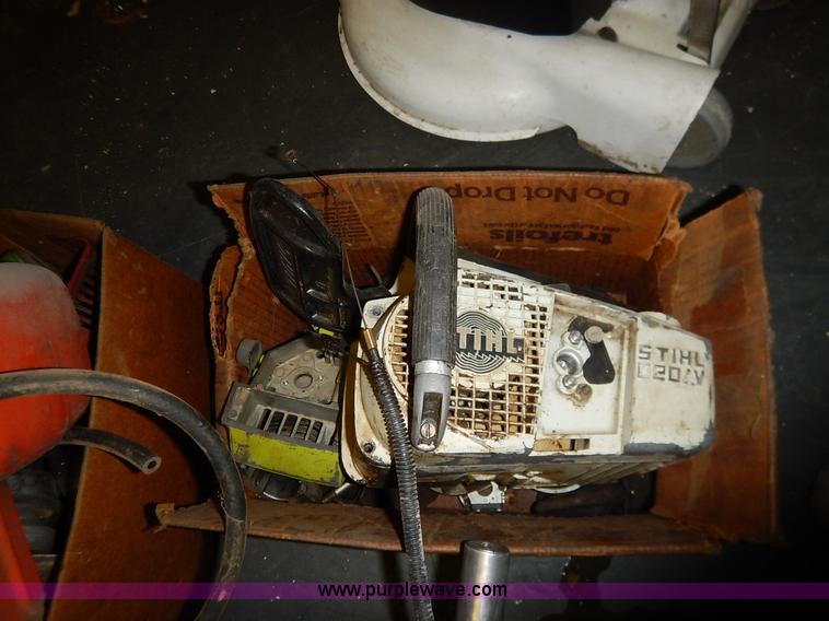 image for item BC9578 Assorted lawn equipment