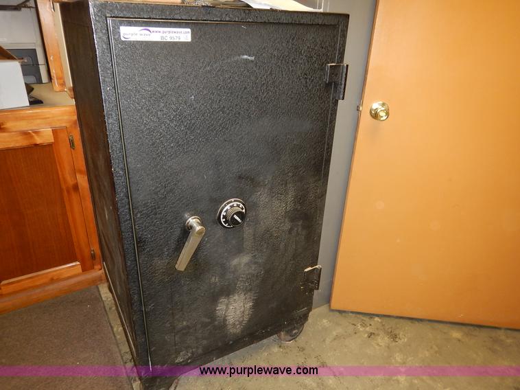 image for item BC9579 Mosler safe