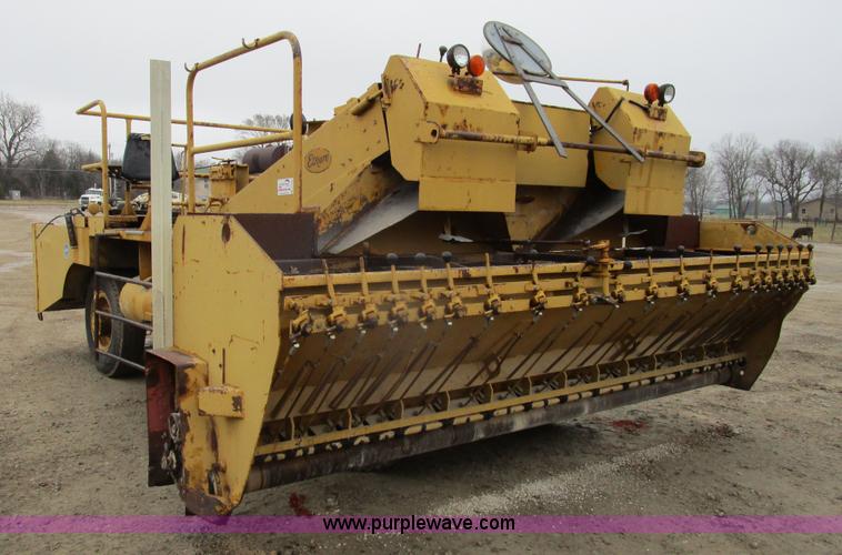 image for item D2381 1986 Etnyre chip spreader