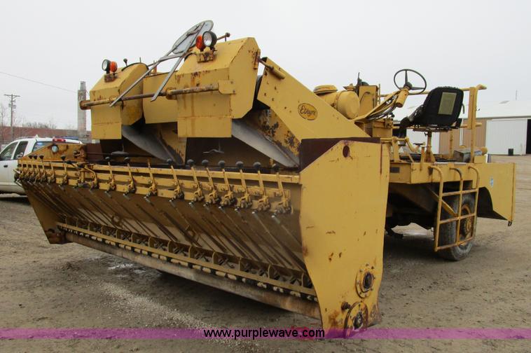 image for item D2381 1986 Etnyre chip spreader