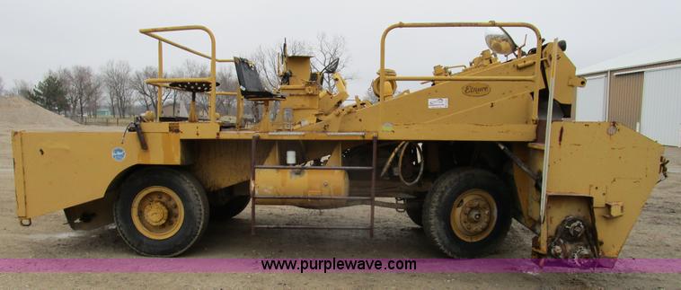 image for item D2381 1986 Etnyre chip spreader