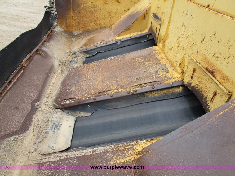 image for item D2381 1986 Etnyre chip spreader