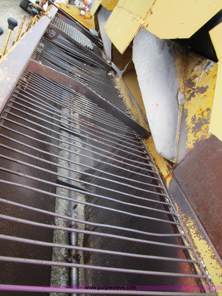 image for item D2381 1986 Etnyre chip spreader