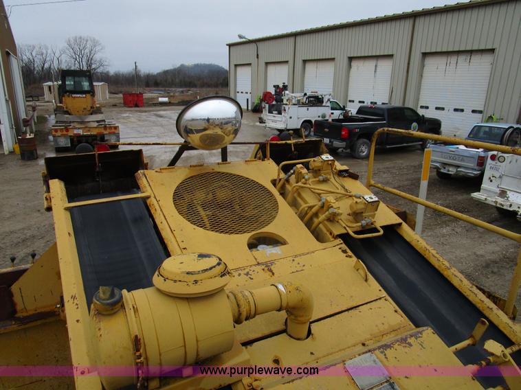 image for item D2381 1986 Etnyre chip spreader