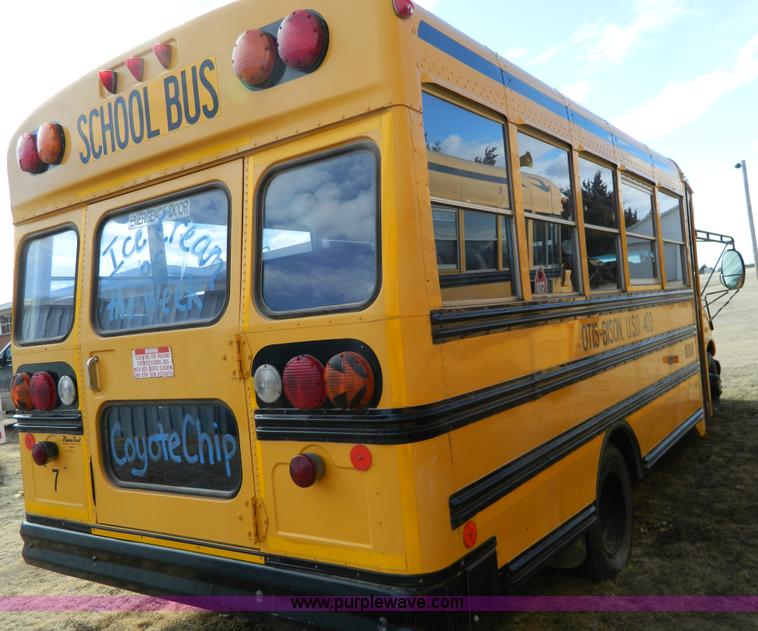 image for item D6113 2002 Chevrolet Express G3500 school bus