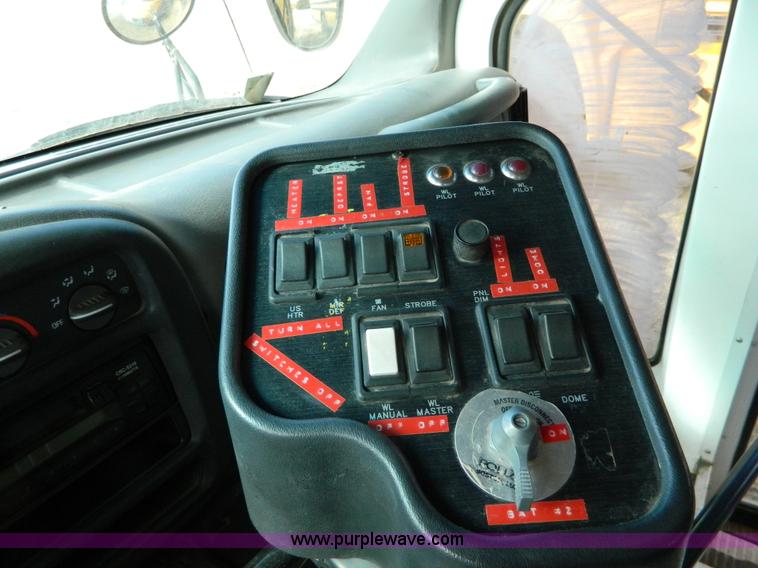 image for item D6113 2002 Chevrolet Express G3500 school bus