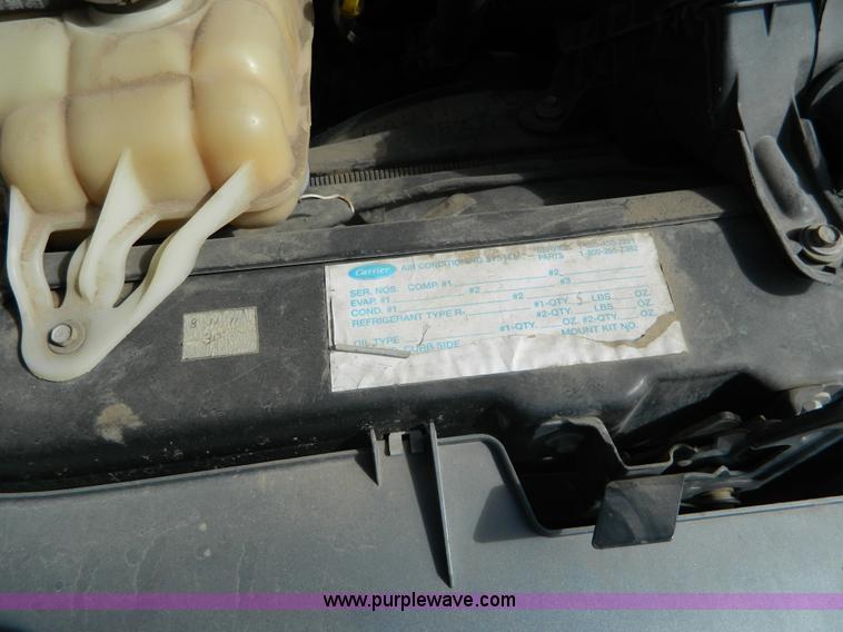 image for item D6113 2002 Chevrolet Express G3500 school bus