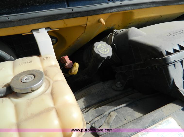 image for item D6113 2002 Chevrolet Express G3500 school bus