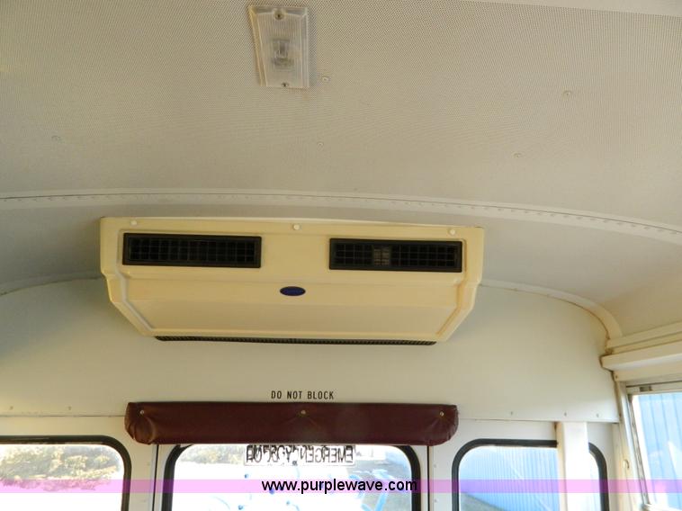 image for item D6113 2002 Chevrolet Express G3500 school bus