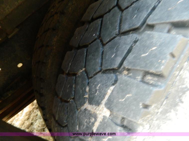 image for item D6114 1998 Chevrolet B7 Blue Bird school bus