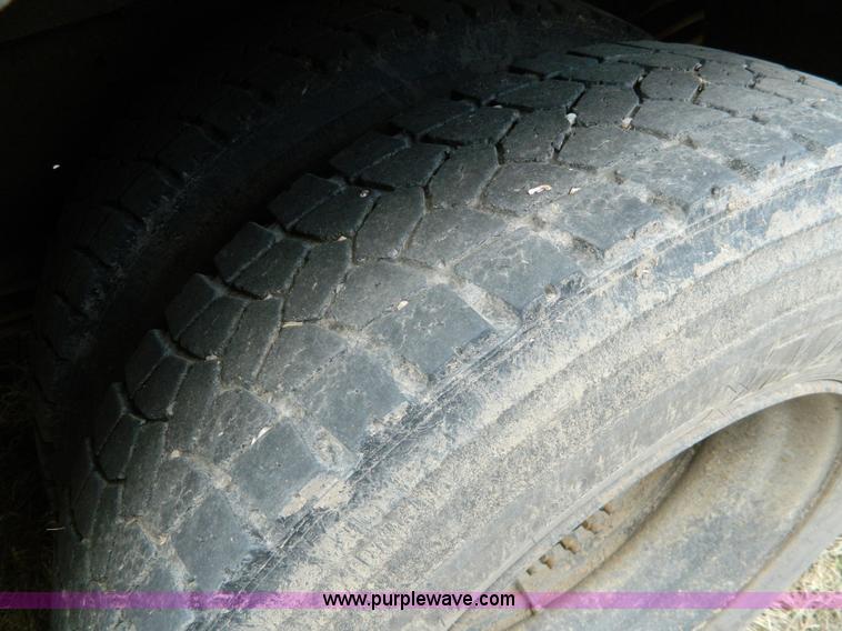 image for item D6114 1998 Chevrolet B7 Blue Bird school bus