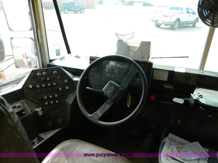 image for item D6114 1998 Chevrolet B7 Blue Bird school bus