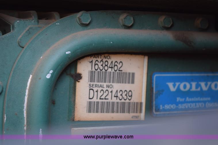 image for item E6279 2001 Volvo VNL semi truck