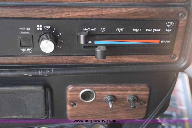 image for item E6280 1998 Freightliner FLD semi truck