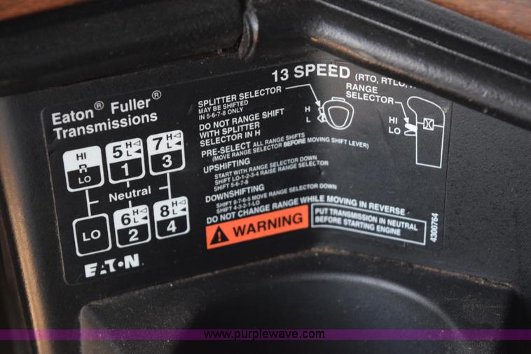 image for item E6280 1998 Freightliner FLD semi truck