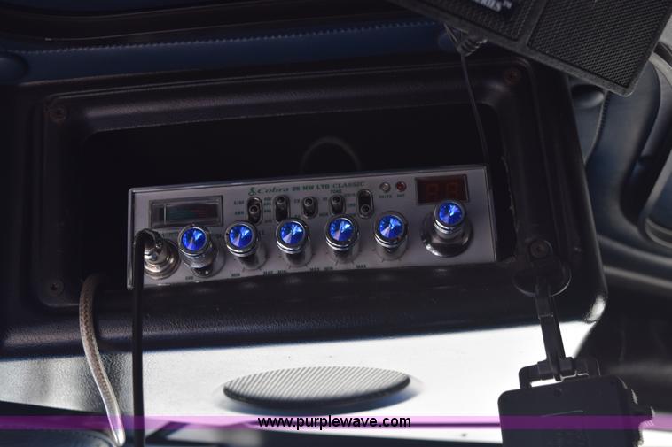 image for item E6280 1998 Freightliner FLD semi truck