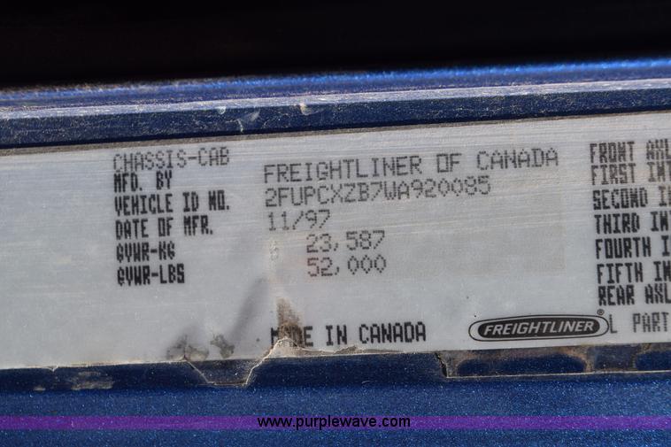 image for item E6280 1998 Freightliner FLD semi truck