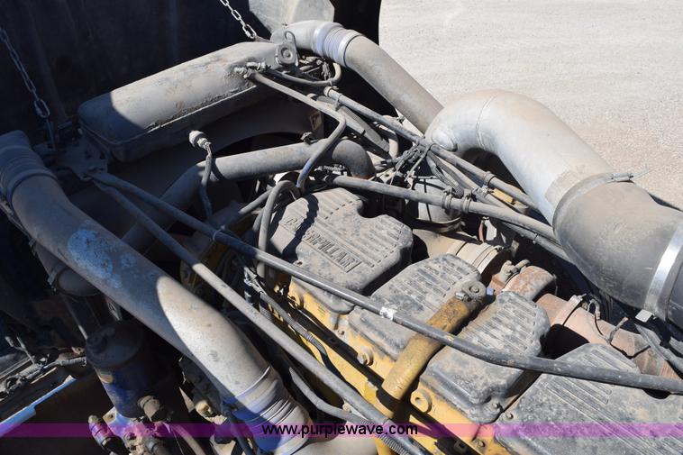 image for item E6280 1998 Freightliner FLD semi truck