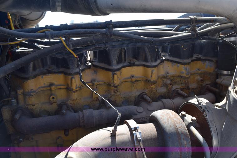 image for item E6280 1998 Freightliner FLD semi truck